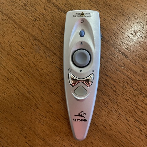 KEYSPAN PR-US2 Presentation Remote - Wireless Remote + Mouse, & Carrying Case - Picture 3 of 5
