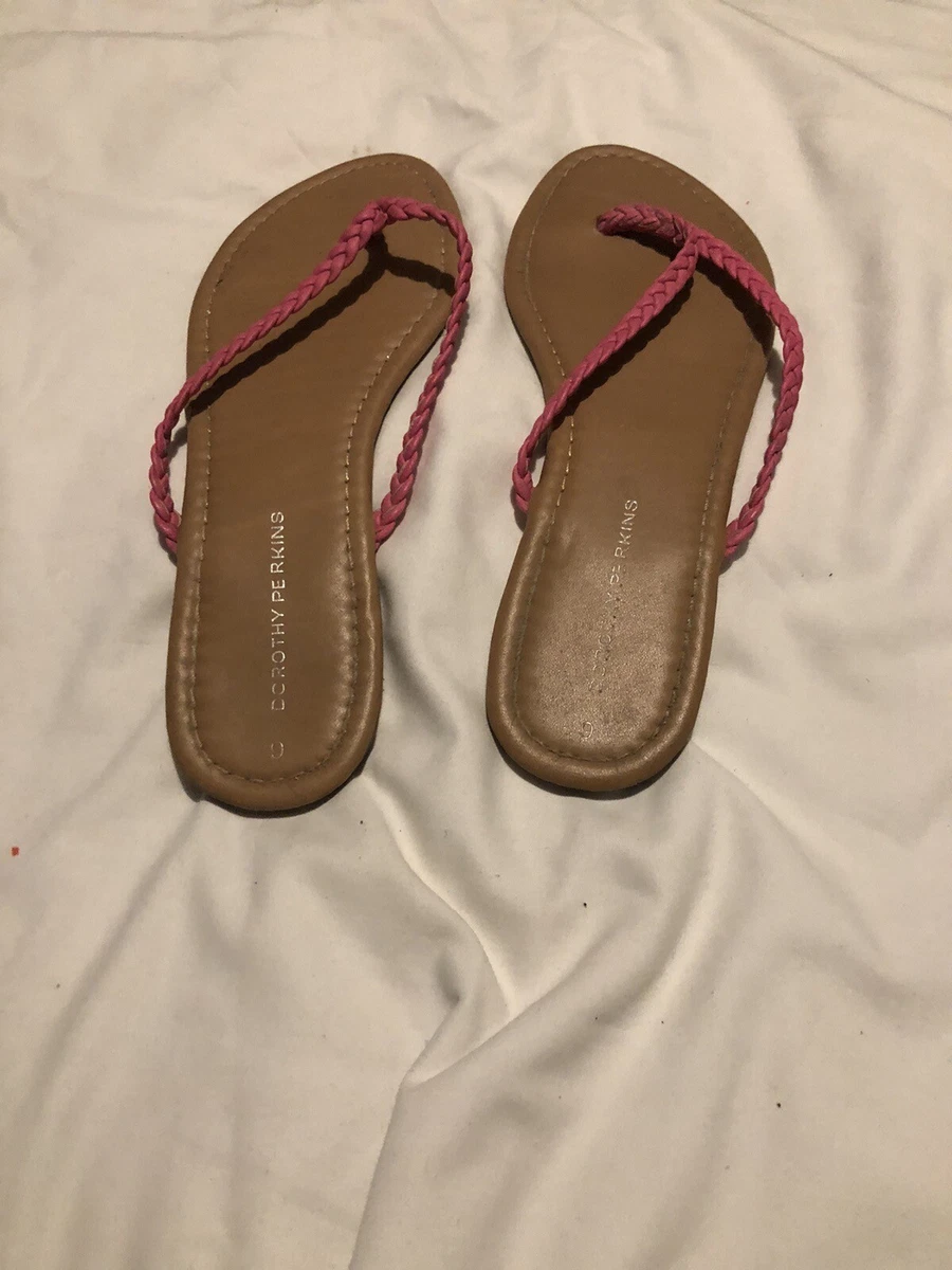 Criss cross hotsell flip flops
