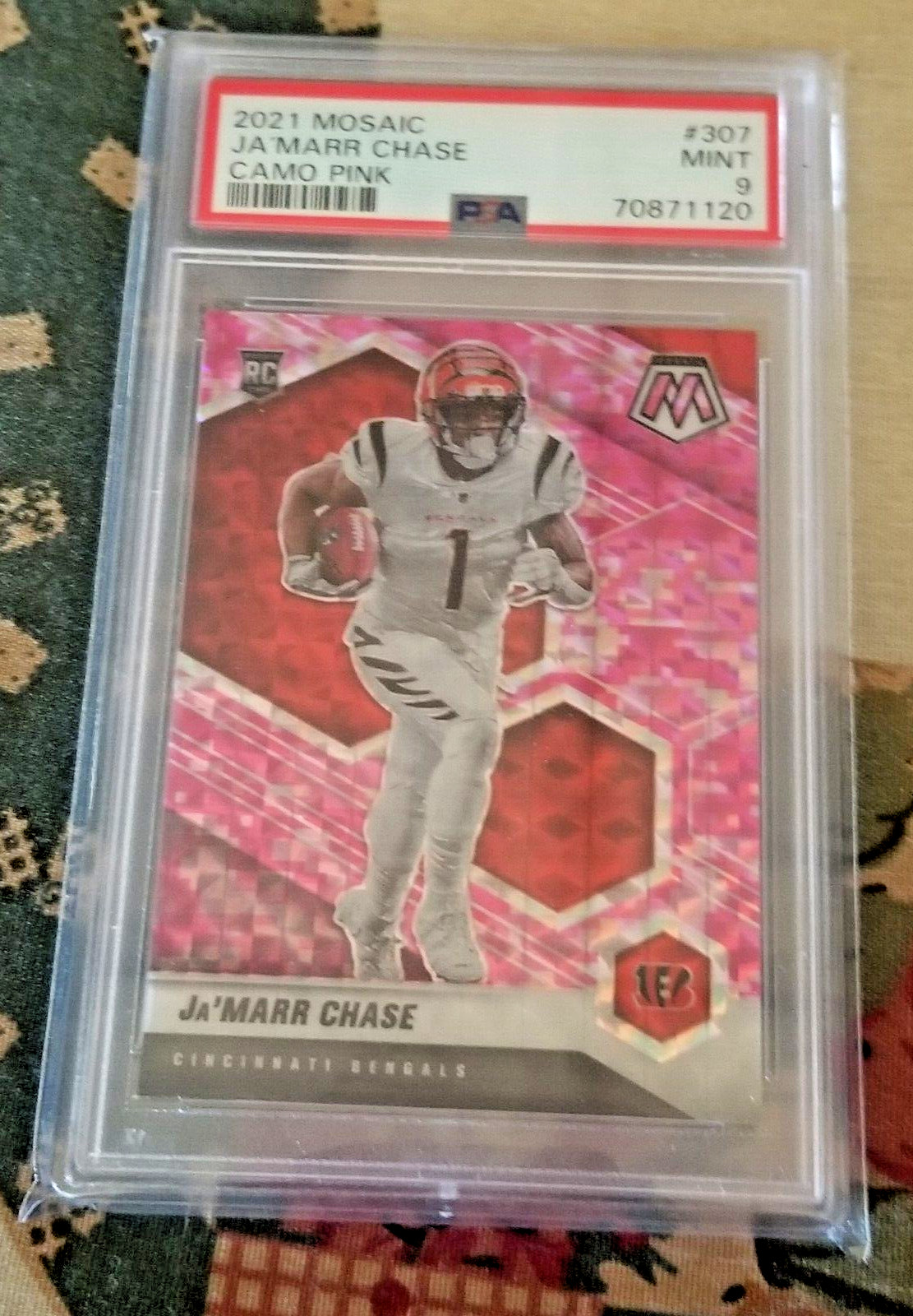 2021 Panini Mosaic - Rookies Mosaic Camo Pink Prizm #307 Ja'Marr Chase (RC) PSA9
