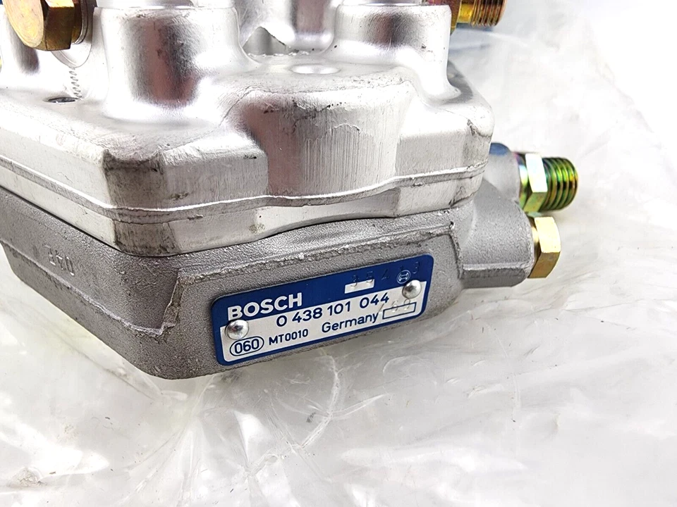 Distribuidor de combustível NOS Mercedes Benz Bosch 300CE 300SL 300E-24 24V 1990-1993 - Imagem 2 de 4