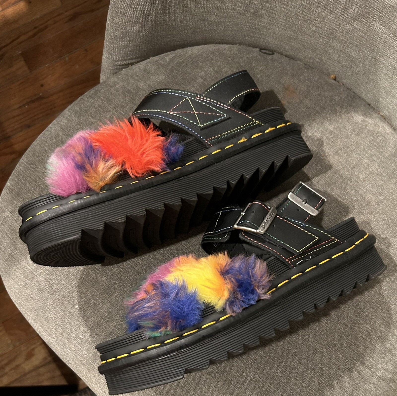 Dr Martens Voss II Fluffy Black/Rainbow Sandals Womens Size 7 image 2