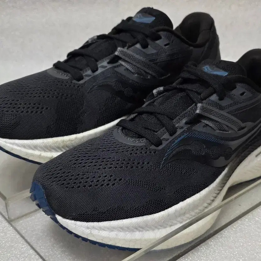 Saucony Triumph 20 PWRRUN+ Running Shoes Men 275