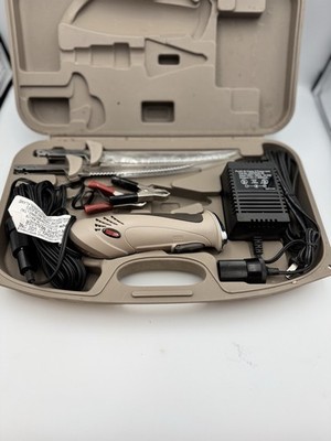 Rapala Electric Fillet Knife Set with case 2 blade battery car adapter