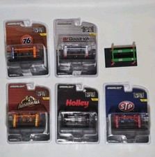 ADJUSTABLE FOUR-POST LIFT 1/64 BY GREENLIGHT, Lot of 6 5 New Sealed, 1 Opened 