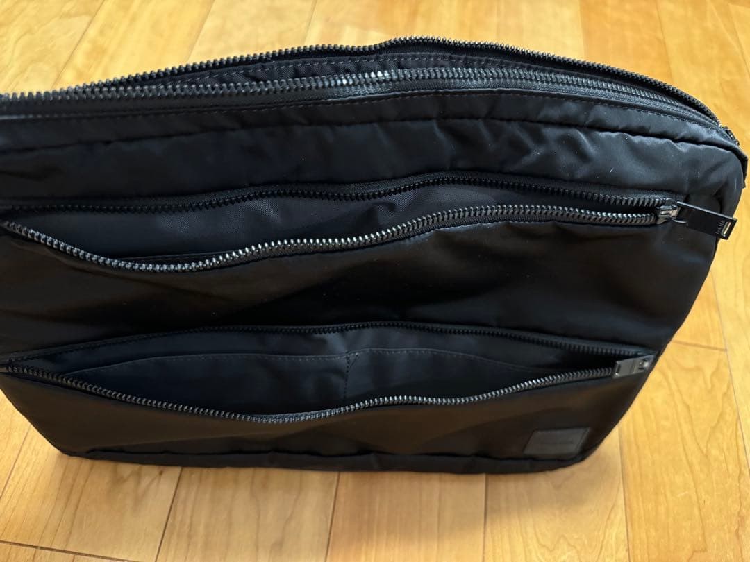 Good Condition PORTER EVO DOCUMENT CASE Porter Yo… - image 5