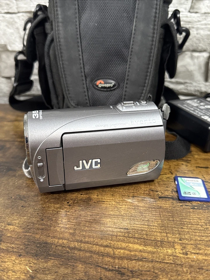 JVC Everio GZ-MS100EK Handheld Camcorder Silver - Tested Working - VGC - Image 2 of 4