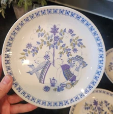 Turi Design Lotte Set of 4 Made In Norway Handpainted Silkscreen 7 in. Plates