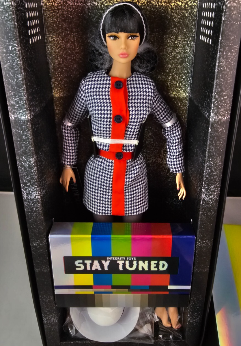 Integrity Toys Fashion Royalty Miss Independence Poppy Parker