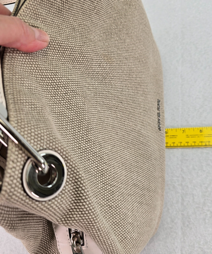 Michael Kors Schultertasche Rabe Stoff Doppelriemen beige weißer Besatz - Bild 14 von 17