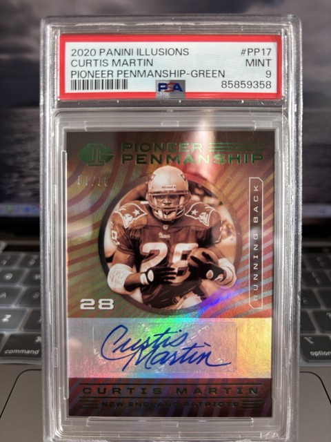 Curtis Martin Pioneer Penmanship Green /10: 2020 Illusions Football. HOF RB! 🔥