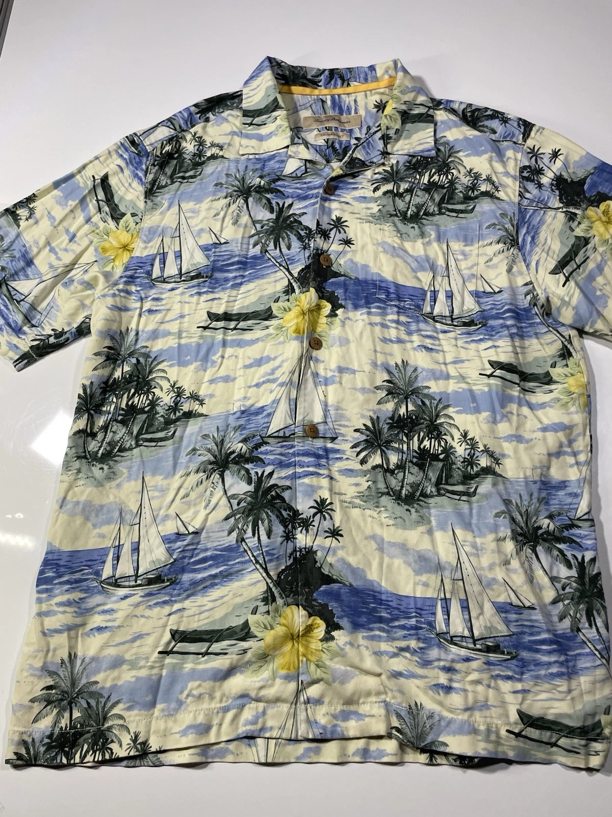 Tommy Bahama Original Fit 100% Silk Beach Print Button Up Shirt Men's Medium