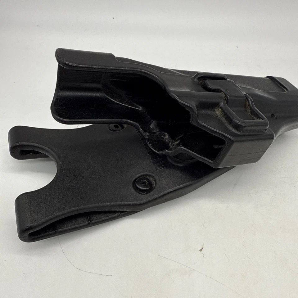 Blackhawk Serpa Level 2 Duty Belt Gun Holster Glock 17/22 Black Right Hand USED - Image 3 of 4