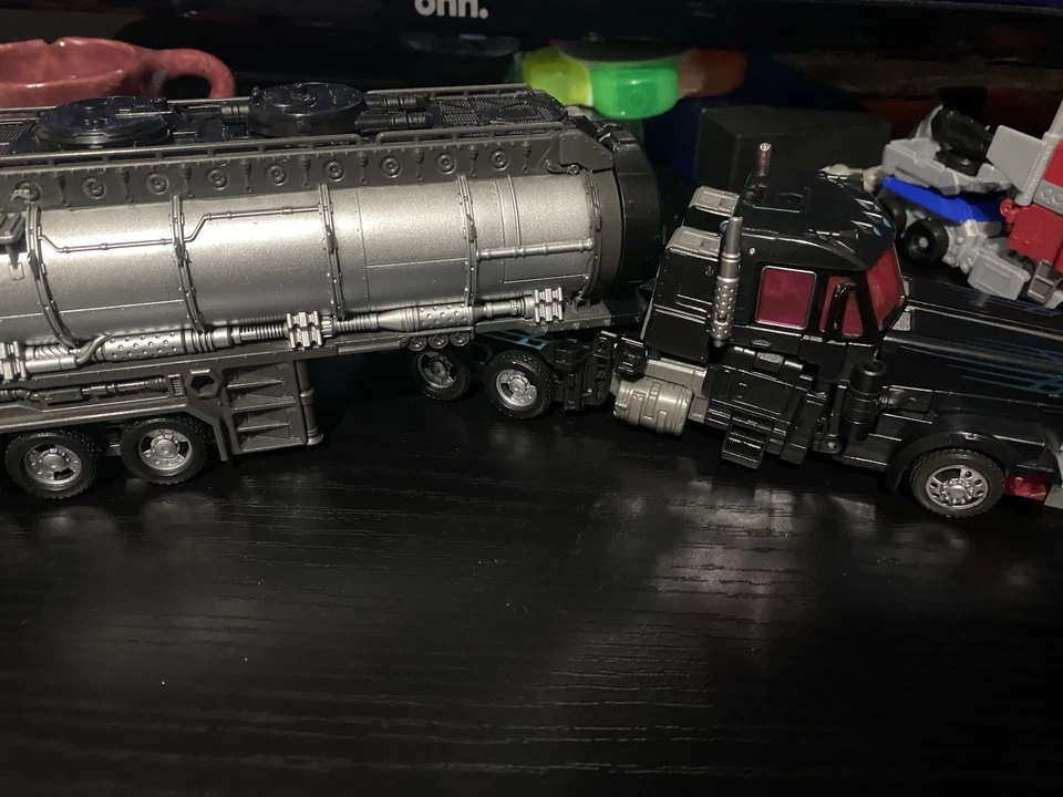 Transformers Legacy Velocitron Speedia 500 Colección Líder Clase Scourge Foto 3 de 4