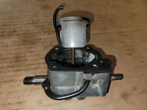 Jonsered OEM 520SP Chainsaw Cylinder Piston Crankshaft Used Chainsaw Part - Picture 10 of 10