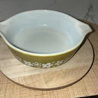 Vintage Pyrex Ovenware  472 1Pint Spring Blossom Crazy Daisy Casserole Dish