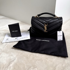 Yves Saint Laurent LouLou in Small Schwarz Go...