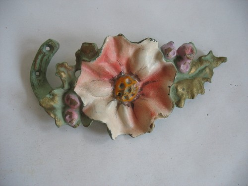 PR Antique Cast Iron Curtain/Drape Tie Backs Poppy Anemone Floral Patd 1928 - Imagen 6 de 10