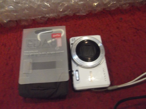 Nikon COOLPIX S7000 16.0MP 20x Wi-Fi Digital Camera - White - Picture 17 of 17