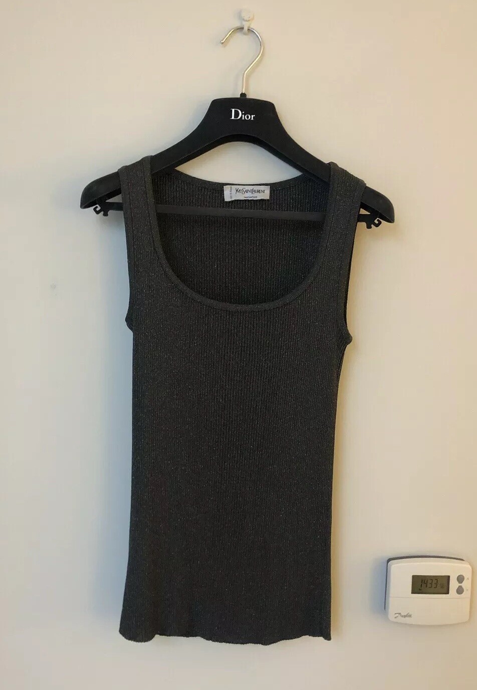 Top senza maniche classico vintage Yves Saint Laurent YSL grigio argento UK8 XS S