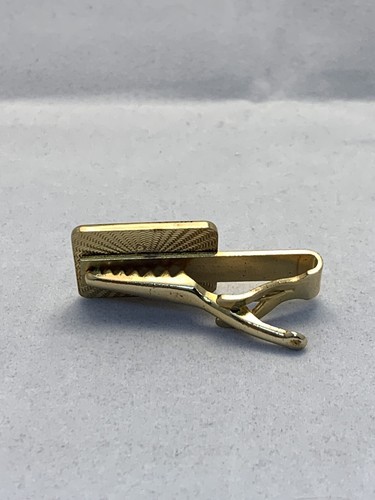 Vintage Gold Tone Tie Bar And Cufflinks Suit Of Armor (1978) - Picture 6 of 8