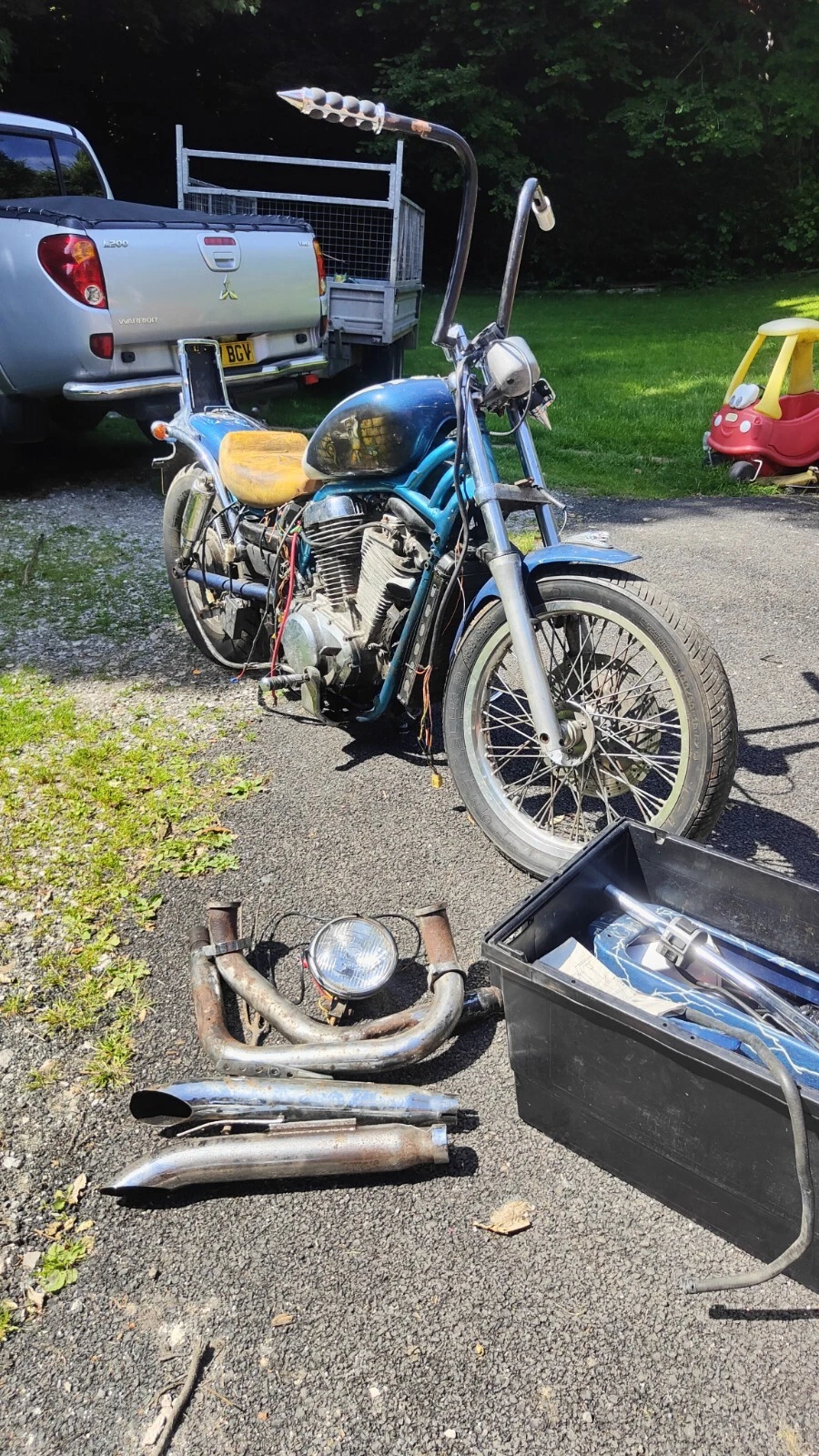 Suzuki vs Intruder 750 Project V5 bobber chopper - Picture 1 of 9