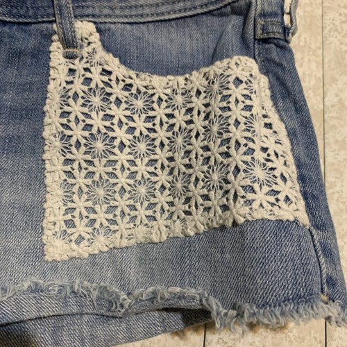Hollister Short Lace Low Rise 2" Inseam Pockets Denim Jeans Shortie Size 13 W 31 - Picture 2 of 10
