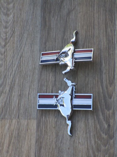 99-04 MUSTANG V-6 EMBLEMS FACTORY STOCK OEM 99 - Picture 2 of 10