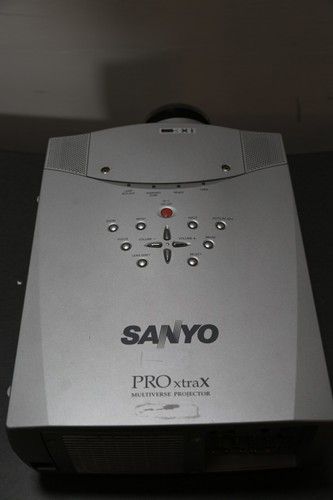Sanyo PLC-XP56 Projector - Picture 7 of 12