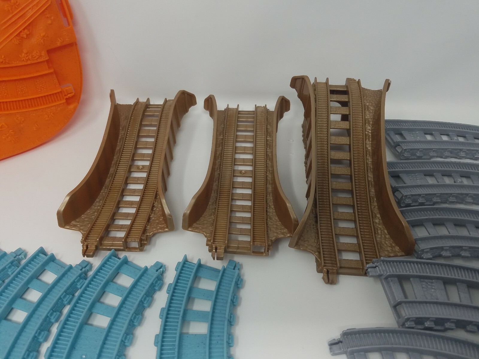 trackmaster blue mountain track bucket