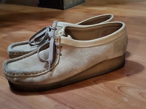 clarks wallabees size 9