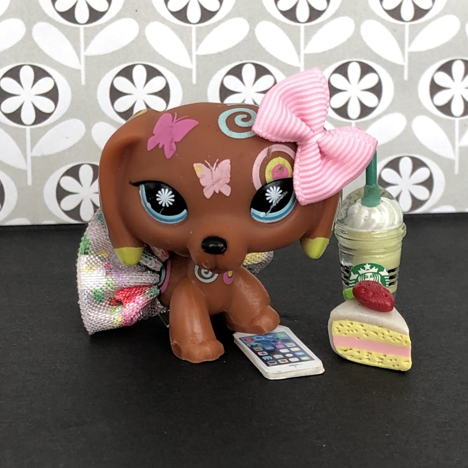 Authentic Littlest Pet Shop LPS 1010 Postcard Dachshund Dog