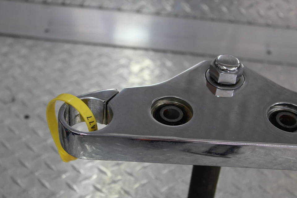 2006 YAMAHA V STAR 650 XVS650A CLASSIC FRONT FORKS CLAMP TRIPLE TREE STEM Foto 2 de 4