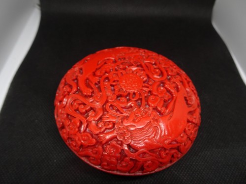 Zinnober Chinesische Lackdose mit Fu Hunden - Bild 1 von 6