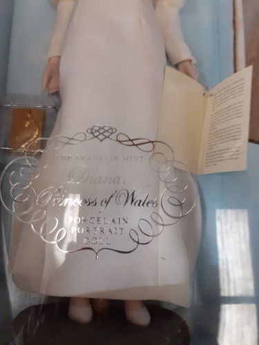 Franklin Mint Princess Diana Portrait Doll Boxed White and Gold Evening Gown - Picture 7 of 7