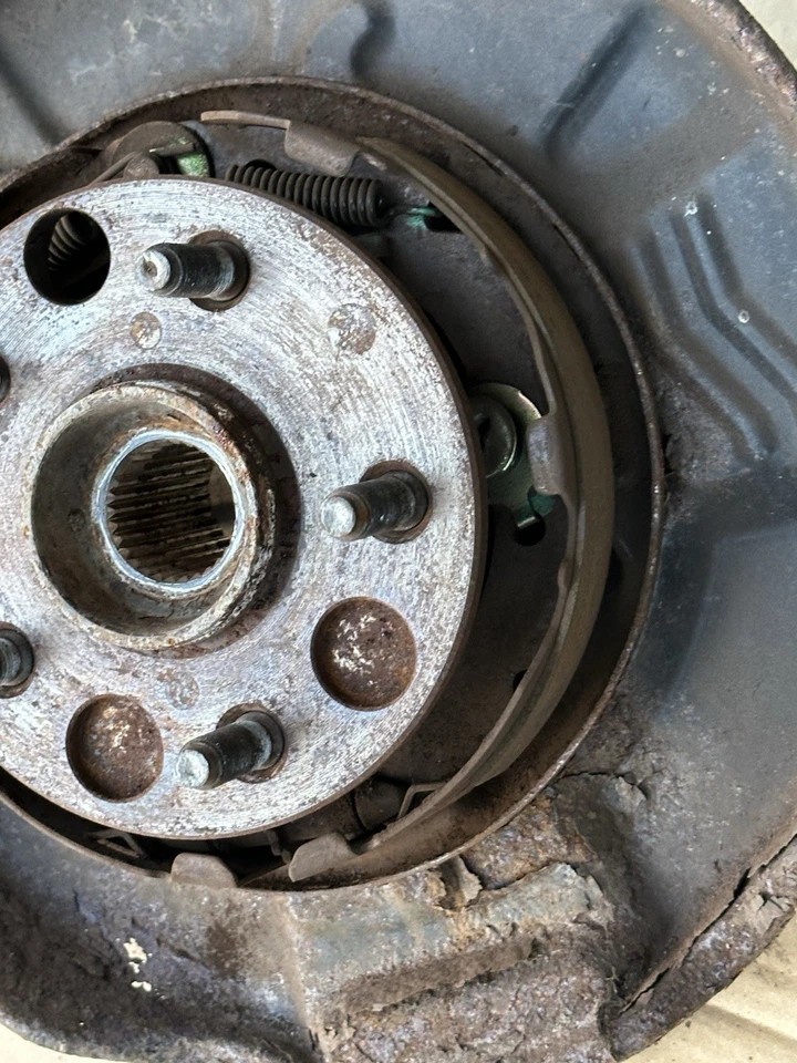 Lexus is300 2001-2005 OEM trasero derecho pasajero rueda lado buje nudillo husillo Foto 3 de 4