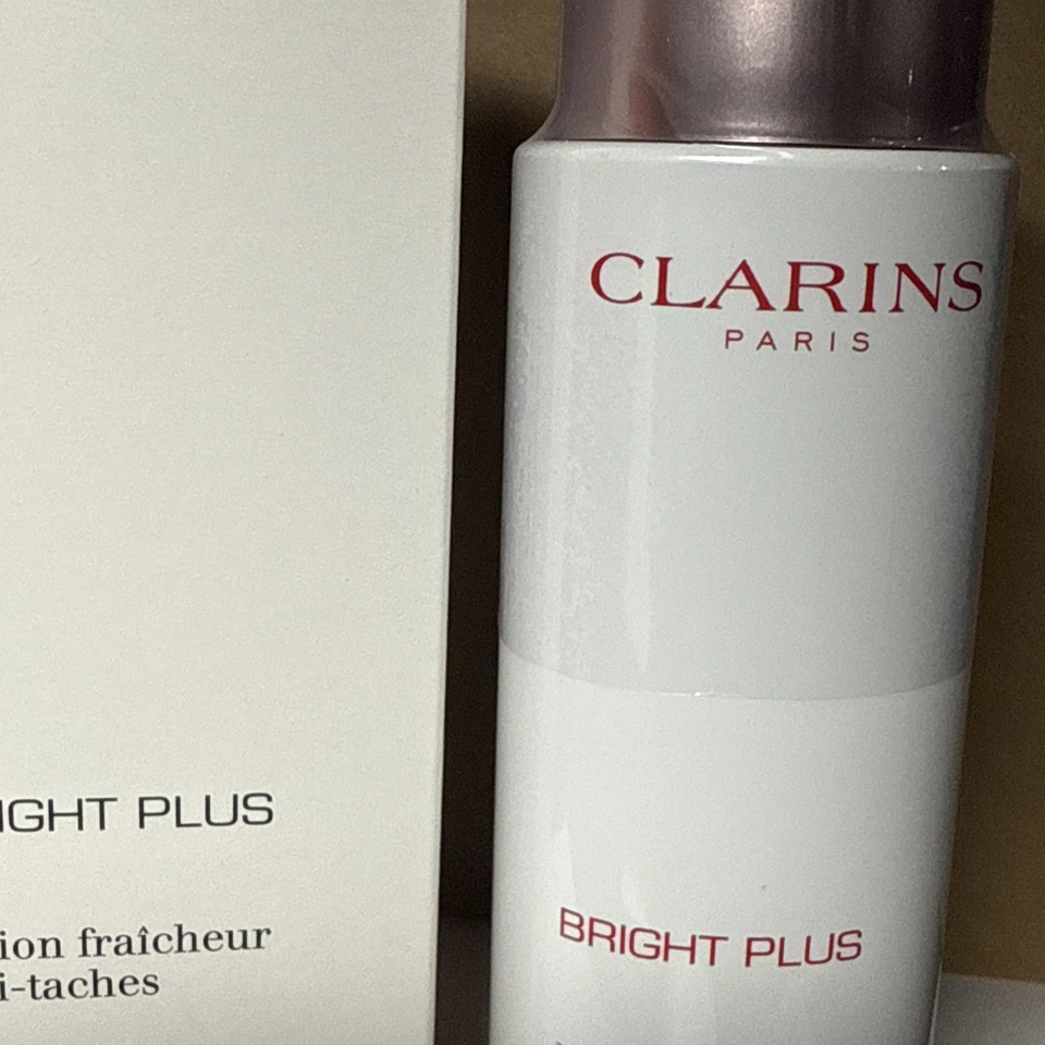 Clarins Paris Bright Plus Dark Spot Targeting Treatment Essence 6.7 oz TESTER BX - Image 3 of 4