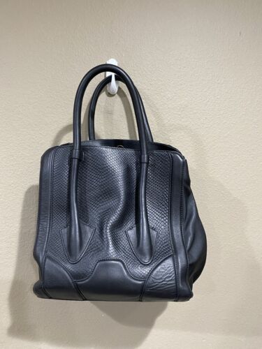 Bolso de Mano Pour La Victoire Butler Negro Doble Manijas Cuero en relieve - Imagen 5 de 21