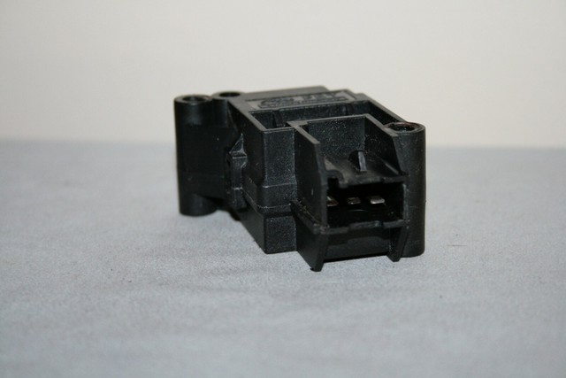 1990 - 2004 Ford Inertia Fuel Pump Shut off Switch Mustang OEM for sale ...