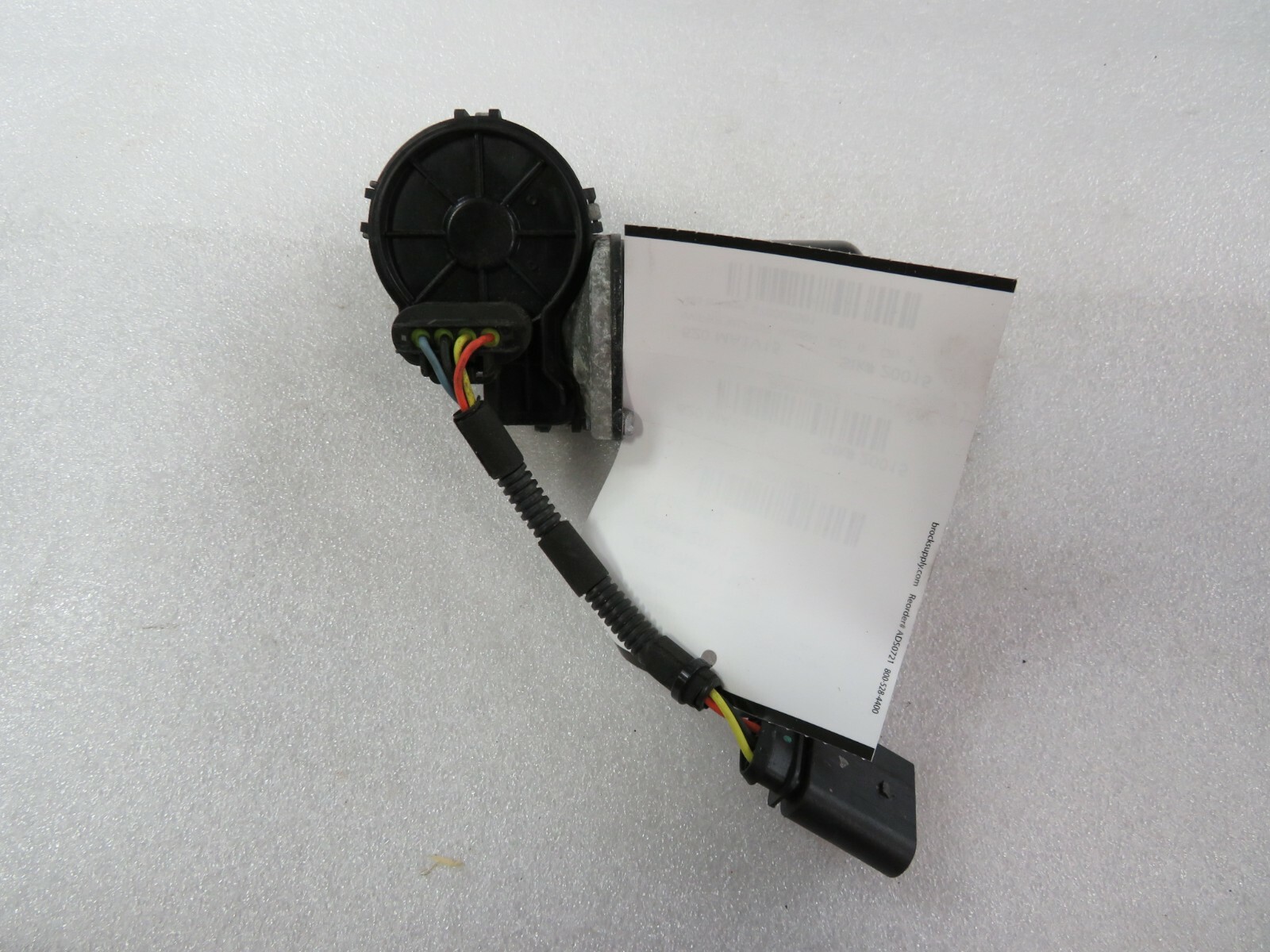 Maserati Ghibli, Windshield Wiper Motor w/o Linkage, Used, P/N 670007561