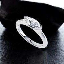 Zertifizierter IGI 1 Kt Marquise-Schliff Lab Grown Diamant Ehering 14 K Weißgold