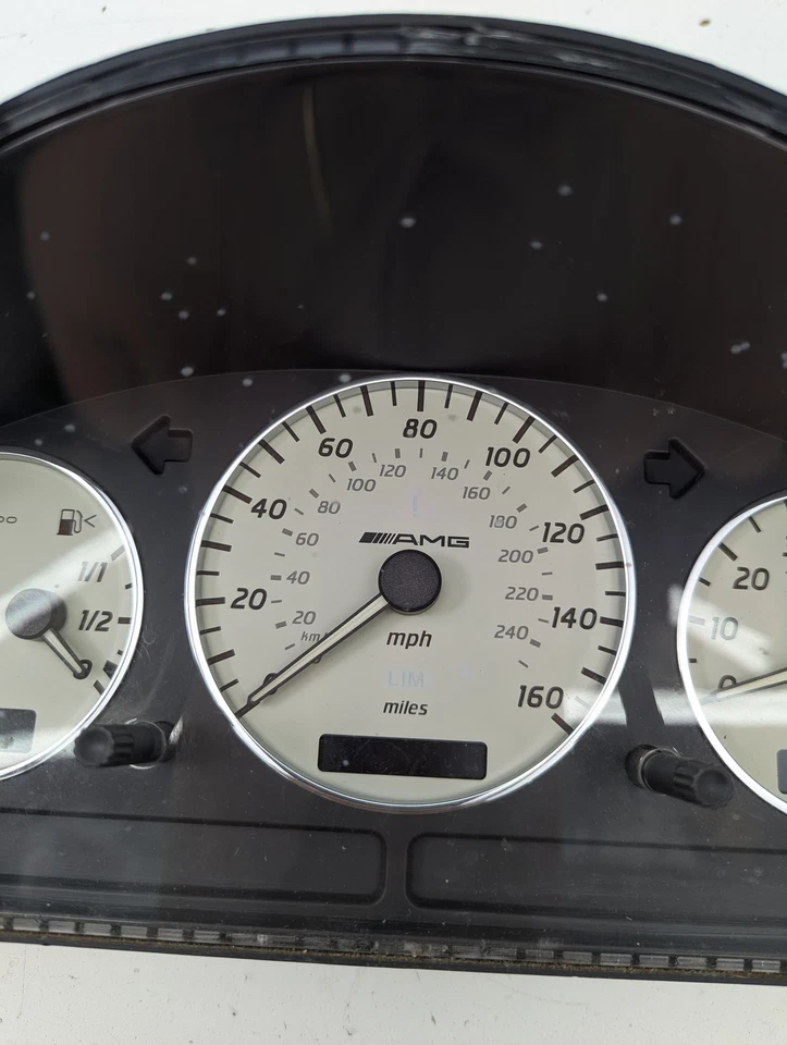 Cuadro de instrumentos Mercedes ML55 AMG 1999-2001 A1635401647 176 k Foto 3 de 4