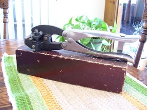 Metalmitre Inc. Culver City, Cal. Model M50 Notching Tool Handheld Mitering Tool