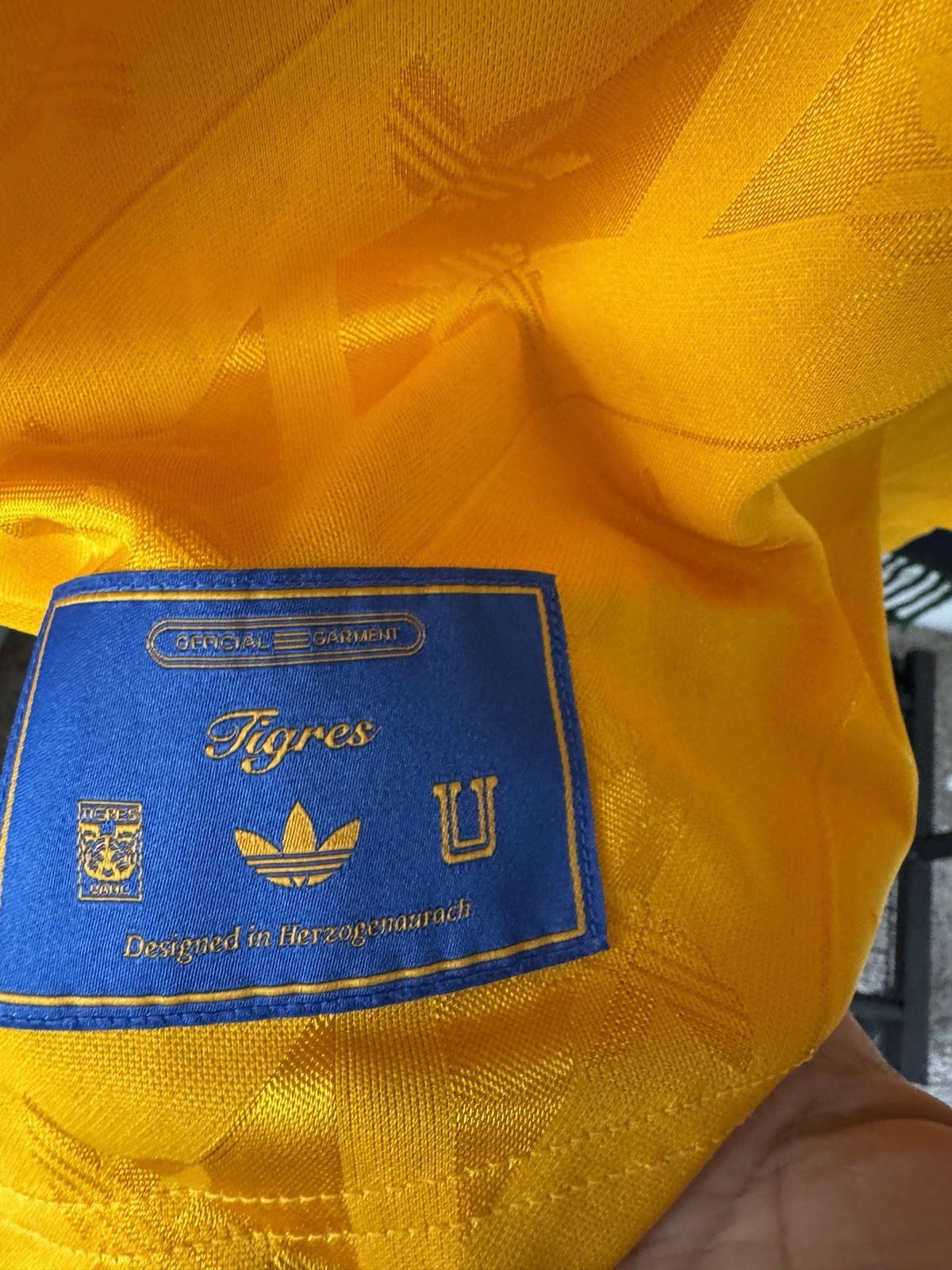 Picture 4 of 6