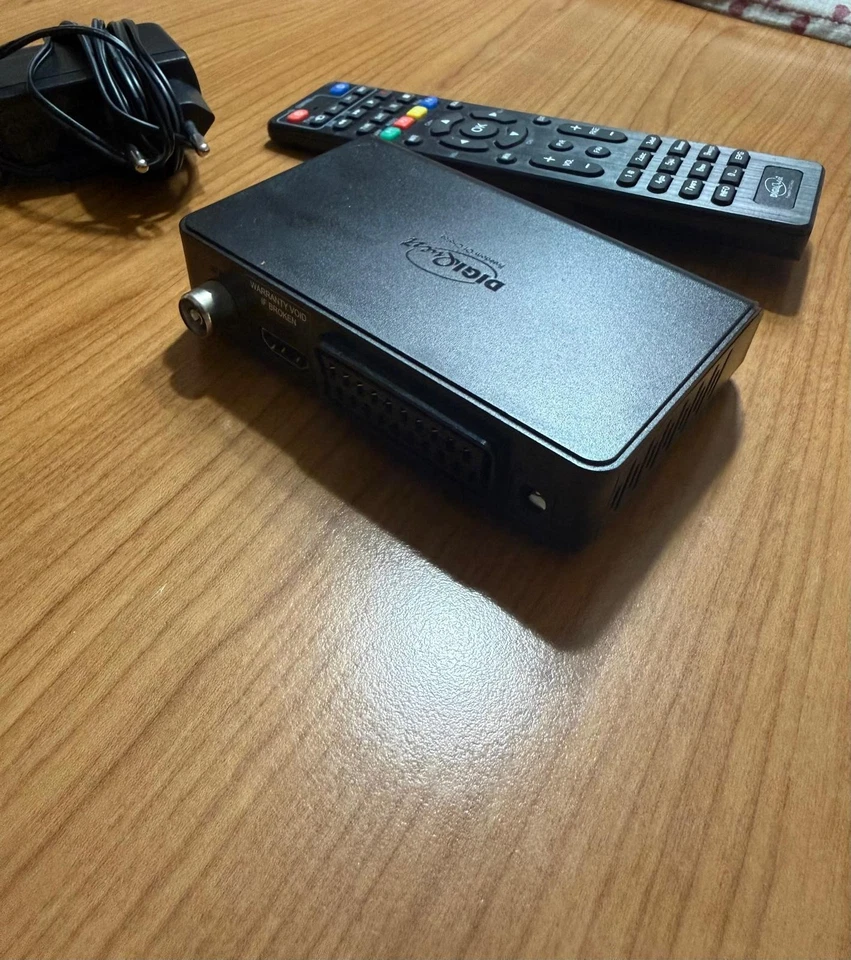 Decoder DVB-T2 HEVC DigiQuest - Ricevitore SCART HDMI Compatto con Telecomando - Immagine 3 di 3