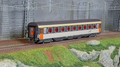 LS Models 40384 Personenwagen VSE A9u, Koralle, Logo Mütze