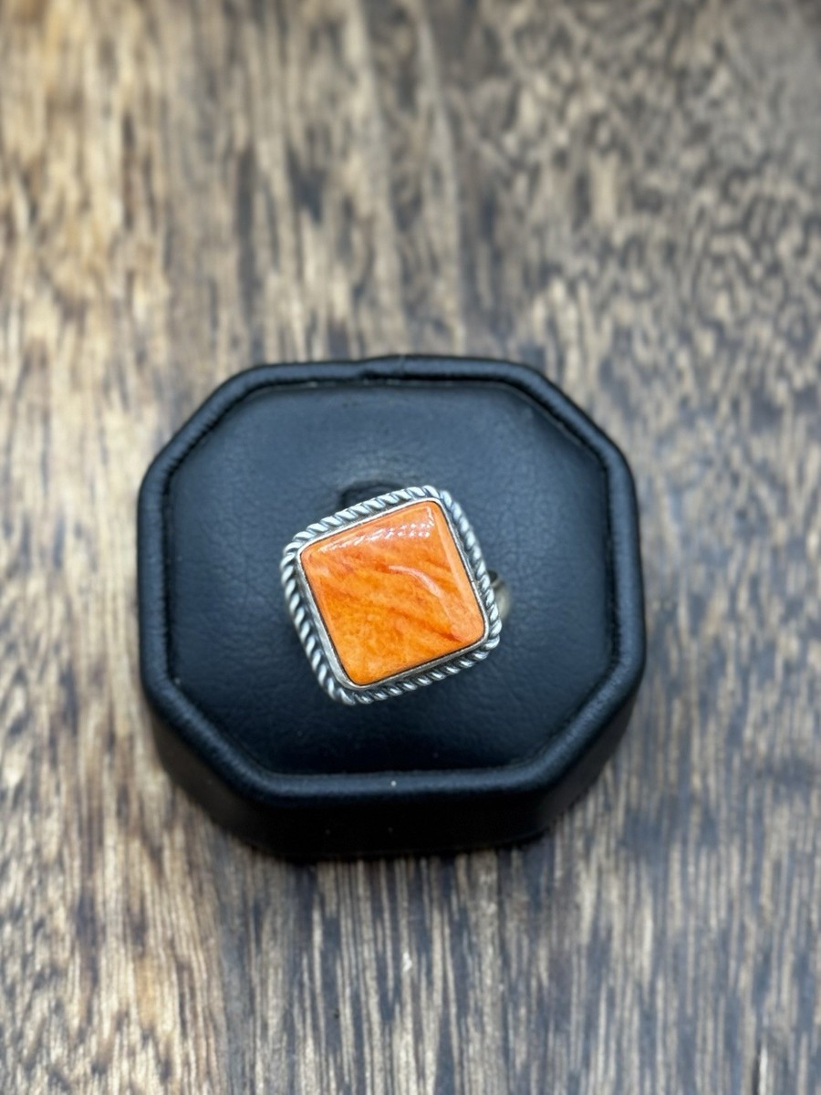 Ultra Impressive Vintage Native American Navajo Spiny Oyster Sterling Silver Ring Old Ultra Impressive Vintage Native American Navajo Spiny Oyster Sterling Silver Ring Old