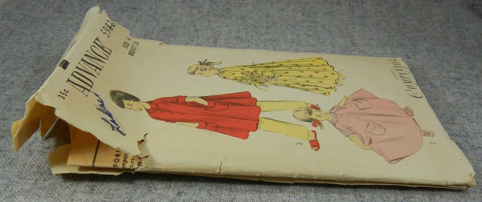 Advance 5982 Girls Toddler Peignoir Robe sleeves pockets size 4 Factory Cut