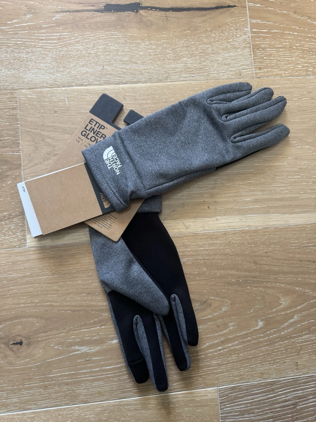 THE NORTH FACE Unisex Etip Liner Medium Heather Gray Gloves TNF - Large NWT
Opens in a new window or