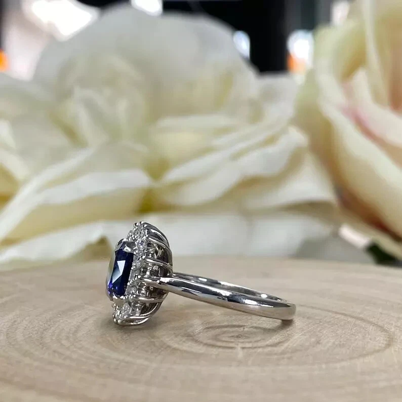 Anillo nupcial de diamantes de zafiro natural de 3,00 quilates talla cojín de oro blanco de 14 quilates talla 7 Foto 4 de 4