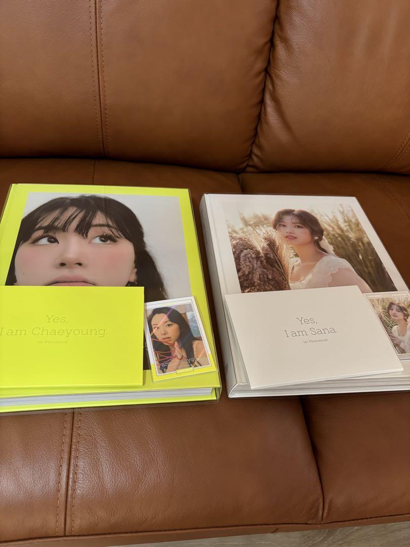 Yes, I am Chaeyoung 2冊セット Amazon.com: Twice Chaeyoung - Yes, I am Chaeyoung Photobook